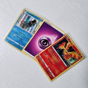 Pokemon Moltres, Gyarados, and Energy cards